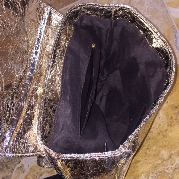 Hello 3am gold crinkle expandable backpack/zippers - Picture 6 of 8